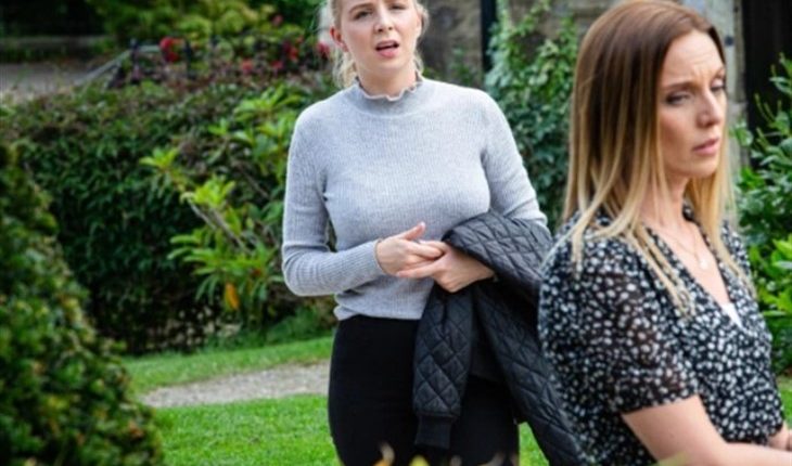 Emmerdale – Belle Dingle (Eden Taylor-Draper)Andrea Tate (Anna Nightingale) (730 x 549)