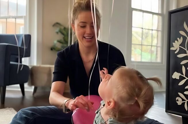 Amber with her baby girl Oonagh 2022 – Instagram