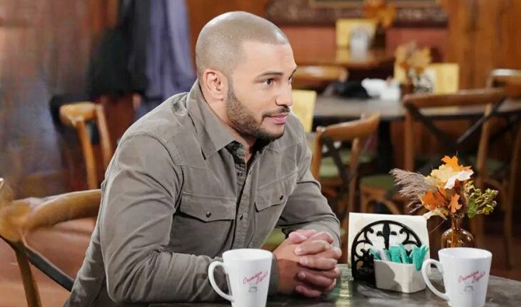 Holden Novak (Nathan Owens)