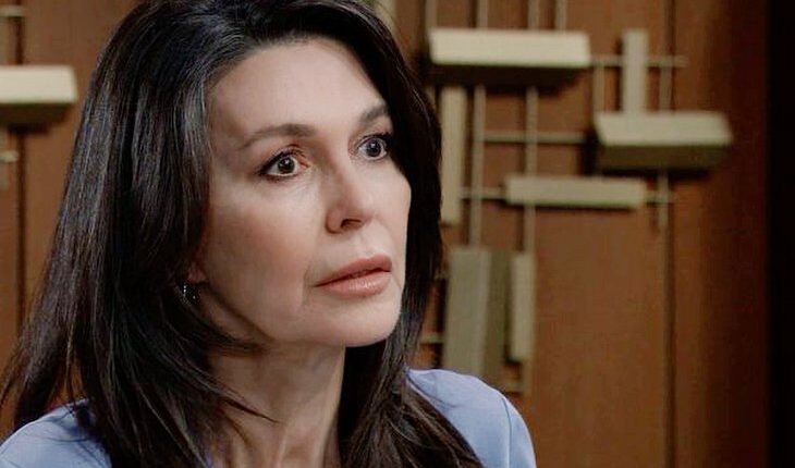 Anna Devane (Finola Hughes)