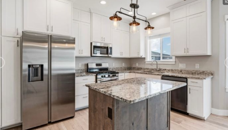 The kitchen area - Utah Real Estate.com